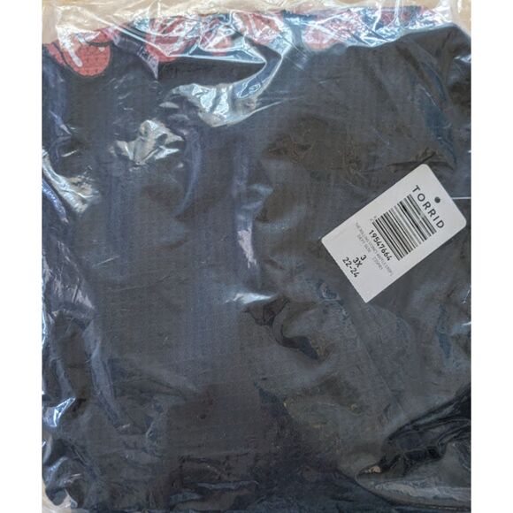 NWT The Rolling Stones Black Waffle Knit Cropped Long Sleeve Tee Torrid Size 3X - Picture 9 of 9